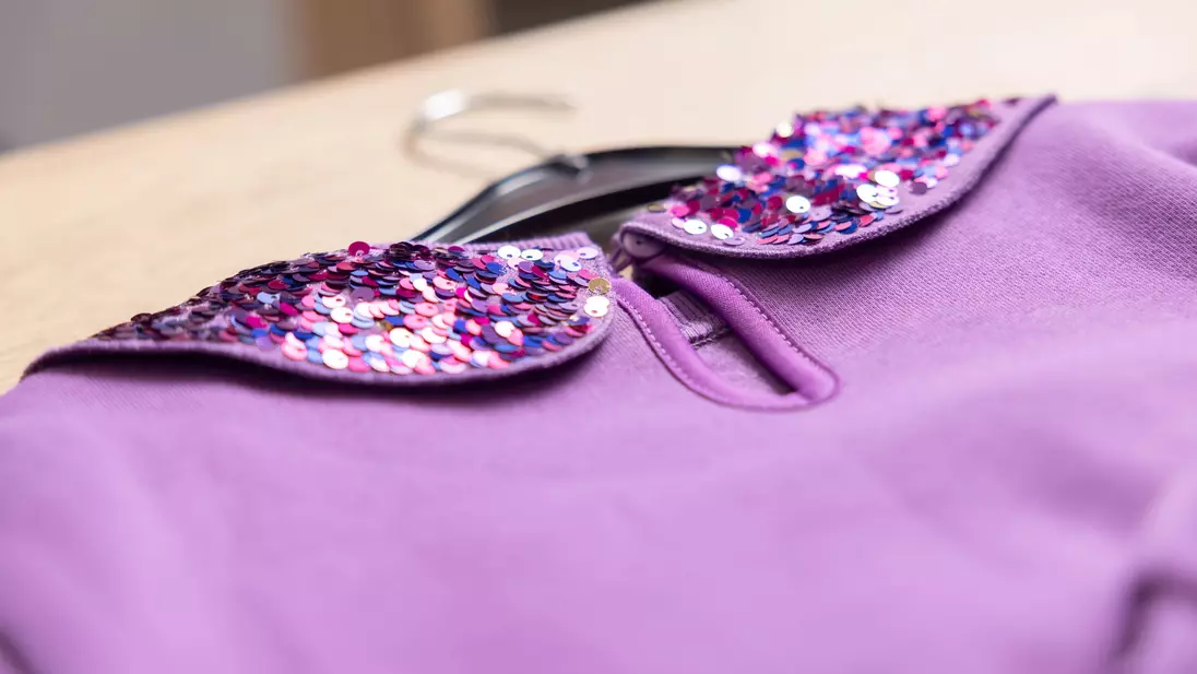 Top roxo com lantejoulas da coleção infantil